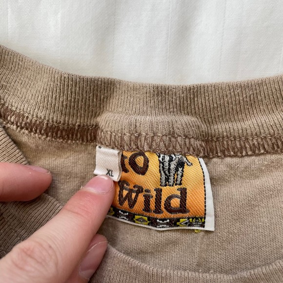 Victoria Falls Zimbabwe GO WILD Light Brown T-Shirt with Zebra Womena Size XL - Picture 3 of 5